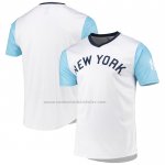 Camiseta Beisbol Hombre New York Yankees Cooperstown Collection Wordmark V-Neck Blanco