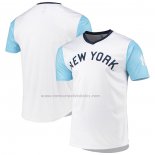 Camiseta Beisbol Hombre New York Yankees Cooperstown Collection Wordmark V-Neck Blanco