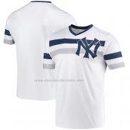 Camiseta Beisbol Hombre New York Yankees Cooperstown Collection V-Neck Blanco